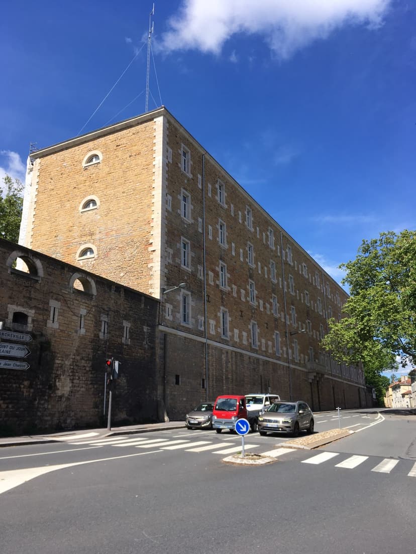 RESIDENCE FORT SAINT IRENEE